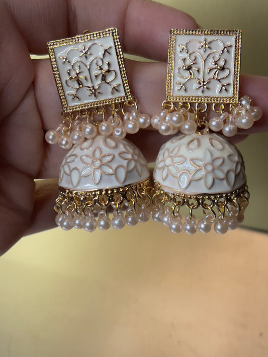 Jhumka White