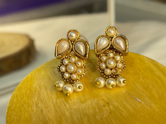 Kundan Studs